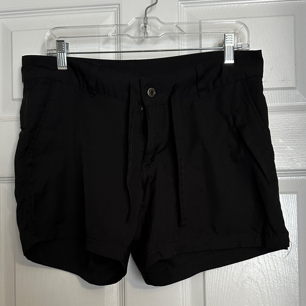 Magellan Outdoors Women's Black Cargo Shorts